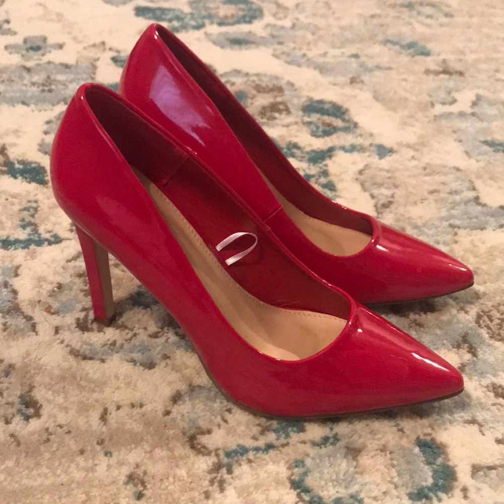 Red pumps